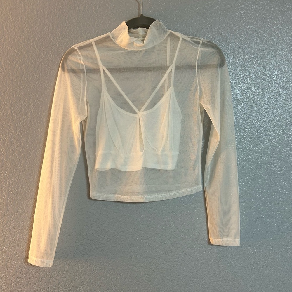 Women’s white mesh 3/4 sleeve crop top size small